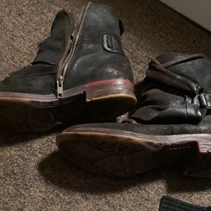 Zigi  girl combat boot Distressed leather super cool